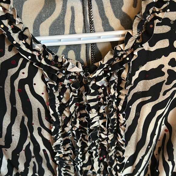 Joseph Ribkoff Zebra Sparkly Ruffled Made in Canada Zip Front Top, size 8 - Picture 6 of 6